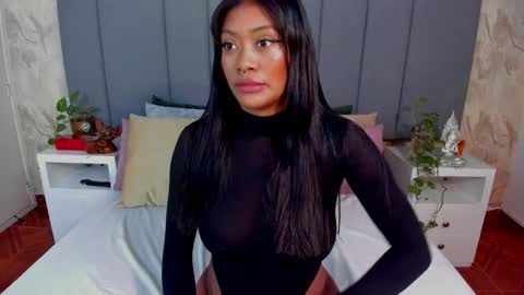 juli online show from November 3, 1:28 am