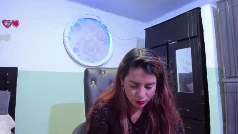 Snapshot of julianasalazar chatting on March 7, 3:40 am camila online show from March 7, 3:40 am