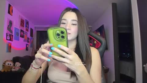 Jeimy Help me to reach 100 thumbs up online show from February 19, 12:21 am