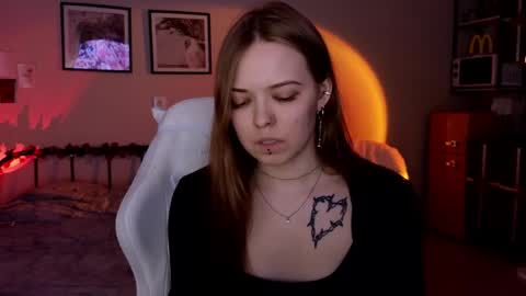 julidropp online show from June 5, 6:46 pm
