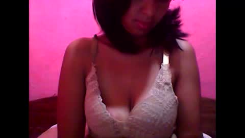 Snapshot of julie0612 chatting on February 6, 6:08 am julie0612 online show from February 6, 6:08 am