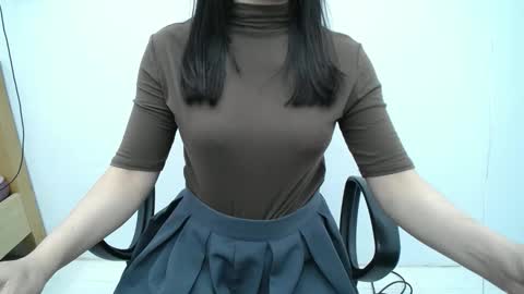 julie9x online show from December 4, 10:20 pm