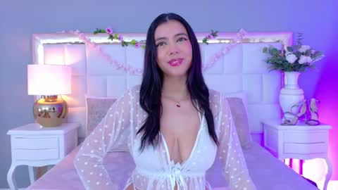 Juliet Bennet online show from October 9, 5:13 am