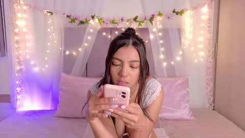 Juliet Bennet online show from January 15, 5:27 am