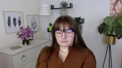 Snapshot of julie_extasy chatting on October 16, 1:44 pm Julie online show from October 16, 1:44 pm