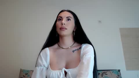 julie_queenxx online show from February 11, 7:12 am