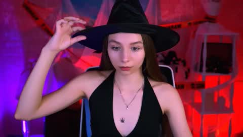 juliedaniel online show from October 30, 9:10 am