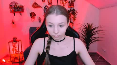 juliedaniel online show from April 7, 8:38 am