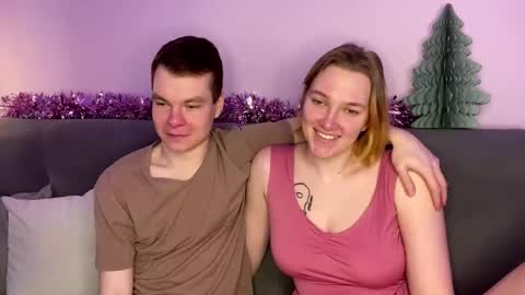 Julie and Thomas online show from December 5, 8:02 am