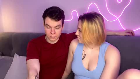 Julie and Thomas online show from October 22, 8:17 am