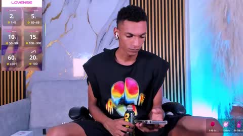 Julien online show from October 5, 6:26 pm