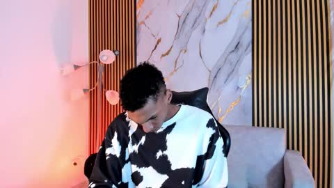 Julien online show from October 3, 12:24 pm