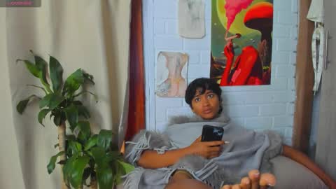 Juli online show from January 15, 9:45 pm