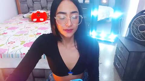 julieta art1 online show from February 13, 10:33 pm