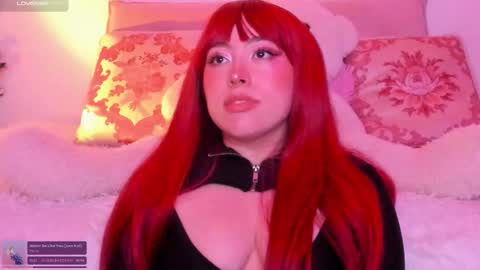 Snapshot of julieta_cooper20 chatting on October 10, 5:13 am Juli online show from October 10, 5:13 am