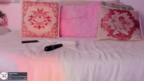 Snapshot of julieta_cooper20 chatting on March 12, 7:57 am Juli online show from March 12, 7:57 am