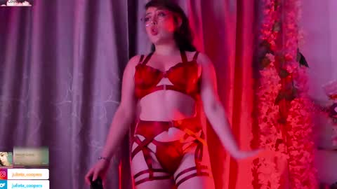 Snapshot of julieta_cooper20 chatting on February 22, 7:01 am Juli online show from February 22, 7:01 am