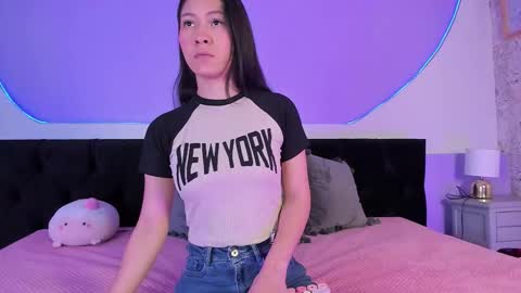 Snapshot of julieta_cortes__ chatting on October 20, 11:48 am Julieta online show from October 20, 11:48 am