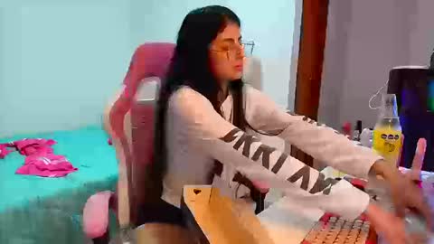 julieta_rose19 online show from November 12, 3:20 am