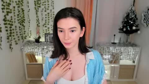 Julieta or Jully online show from December 18, 9:10 pm