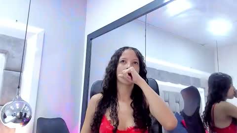 Snapshot of juliettableer chatting on September 25, 12:12 pm Hi guys It is a pleasure to have you here I am Julieta online show from September 25, 12:12 pm