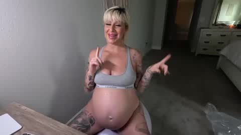 Julie online show from December 11, 5:25 pm