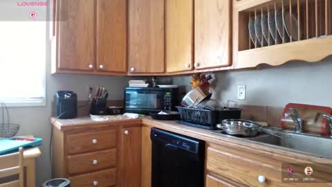 Juli Monroe online show from October 28, 5:03 pm