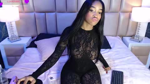 Snapshot of julitpink chatting on October 19, 12:21 pm julitpink online show from October 19, 12:21 pm