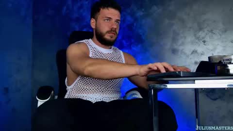 JULiUS   online show from February 2, 10:06 pm