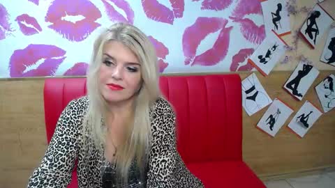 Snapshot of julya_barbi chatting on October 2, 6:12 am Julya Barbi online show from October 2, 6:12 am
