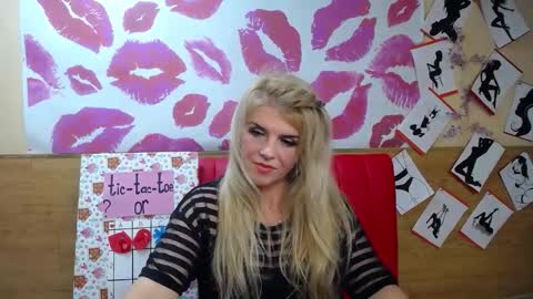 Snapshot of julya_barbi chatting on September 20, 6:22 pm Julya Barbi online show from September 20, 6:22 pm