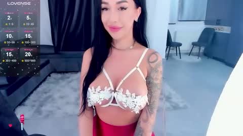 julya online show from December 13, 9:30 pm