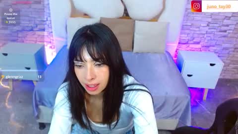 Snapshot of juno_tay chatting on October 17, 12:53 pm JUNO online show from October 17, 12:53 pm