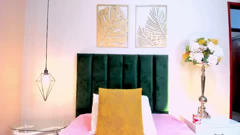 Jupiter Fox online show from April 21, 1:09 am