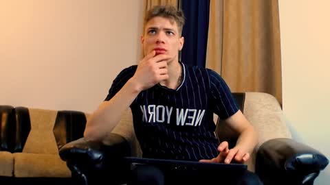 just_alexx12 online show from February 6, 11:31 am