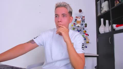 justin_biker online show from December 5, 2:15 pm