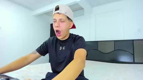 Snapshot of justin_biker chatting on September 16, 12:01 am justin_biker online show from September 16, 12:01 am