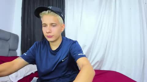 Snapshot of justin_biker chatting on October 30, 1:17 am justin_biker online show from October 30, 1:17 am