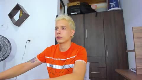 Snapshot of justin_biker chatting on October 31, 11:32 am justin_biker online show from October 31, 11:32 am