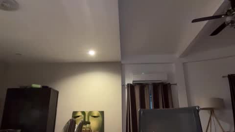 justin_hornyyyy online show from December 20, 11:17 am