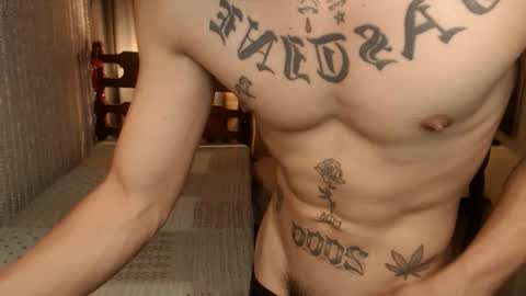 justine_hunk online show from March 19, 5:51 pm