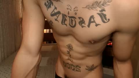 justine_hunk online show from April 1, 7:20 am