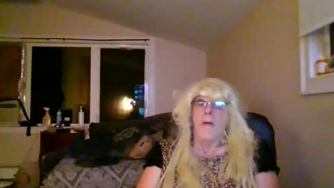 justinefox online show from October 26, 12:00 am