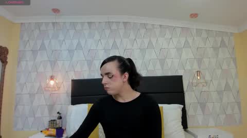 Justine online show from October 18, 5:00 am