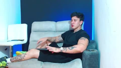 justinfuller_31 online show from March 9, 2:16 am