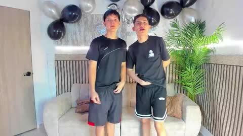 justingtime21 online show from December 13, 9:32 pm