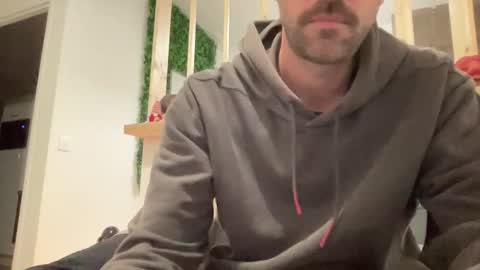 justmeandyou00 online show from February 20, 6:03 pm