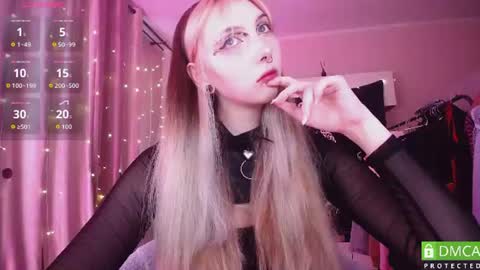 justmeowgirl online show from June 26, 5:02 am