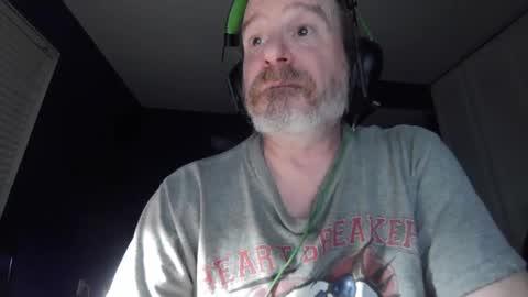 Snapshot of justmetool chatting on September 23, 5:23 am Tool online show from September 23, 5:23 am