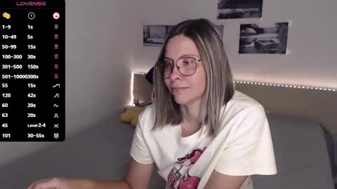 Julie online show from September 19, 4:05 am